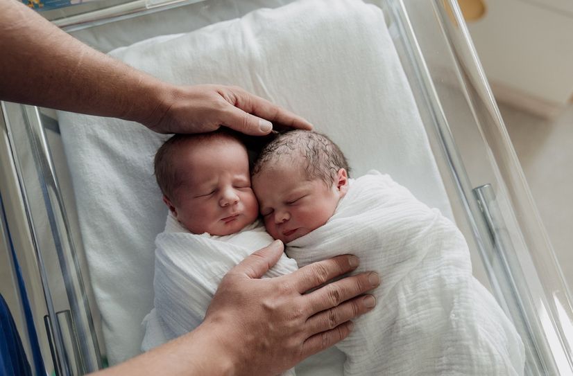 Die Zwillinge Emilio (m) und Emmi (w) wurden am 23. August um 08.25 Uhr (m) und 08.26 Uhr (w) in der 38. Schwangerschaftswoche geboren.
