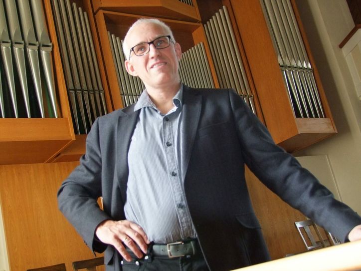 Radebergs Kantor Rainer Fritzsch gelang es, den Chor der Christ Church St. Laurence für einen Auftritt in der Stadtkirche zu gewinnen.  Foto: Rainer Könen
