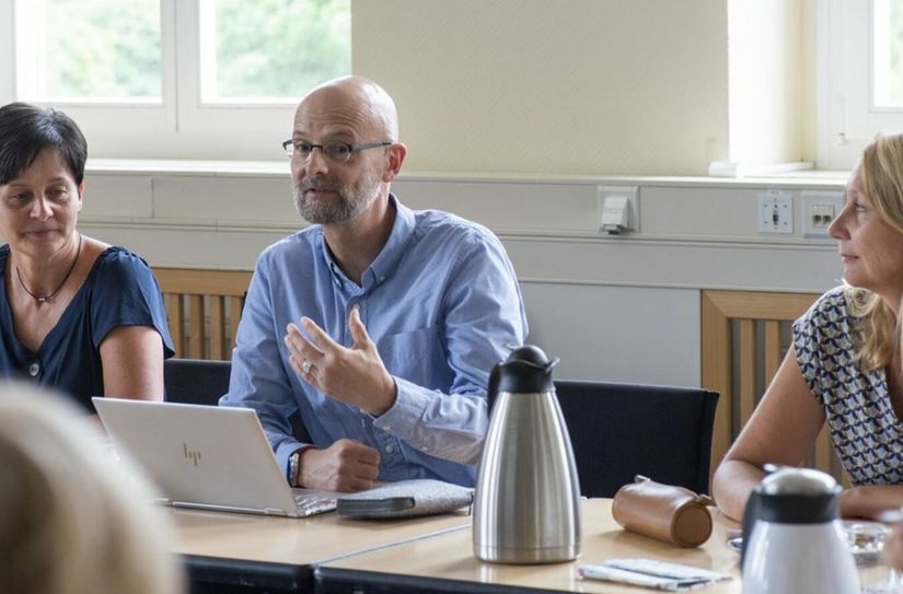 Werkstattprozess auf dem Senftenberger Campus mit (v.l.n.r.) Grit Scheppan, Prof. Peer Schmidt und Prof. Juliane Noack Napoles.