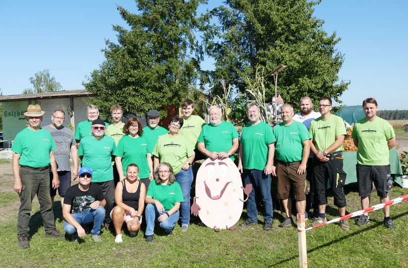 Die Mitglieder der TBG, die beim Kartoffelfest für die Gäste da waren.