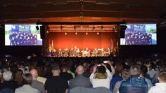 Messehalle Löbau: Das Polizeiorchster spielte vor 1700 Gästen, wo die Präsidenten der fünf Polizeidirektionen sowie der Leiter des Präsidiums der Bereitschaftspolizei, deren Vertreter die 
Absolventen zur Polizeimeisterin und  zum Polizeimeister ernannte.