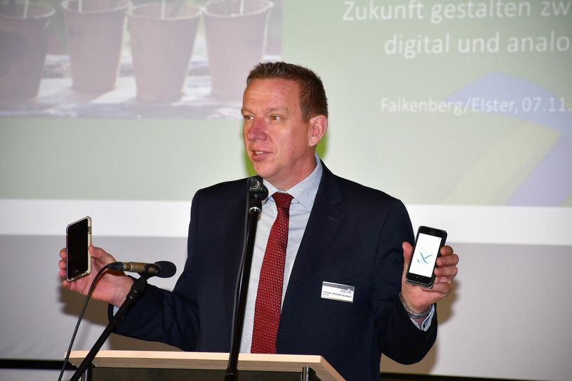 Landrat Christian Heinrich-Jaschinski eröffnete die Bildungskonferenz. Foto: Pressestelle Kreisverwaltung/Torsten Hoffgaard