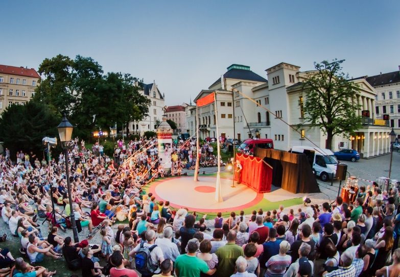 In diesem Jahr erlebt die Europastadt Görlitz/Zgorzelec die 23. Ausgabe des Internationalen Straßentheaterfestival ViaThea. Foto: Matthias Teichgraeber