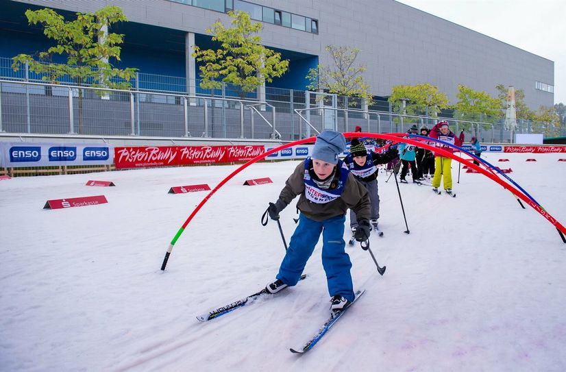 Von 2018 bis 2021 haben 2.000 Grundschulkinder das Angebot »Schulsport auf Ski« in Dresden genutzt.