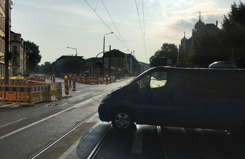 Blick in die Wernerstraße. Menschenleer...
