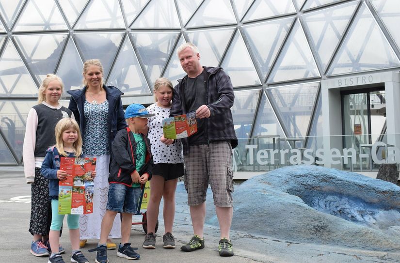 Die ersten Besucher konnten die Neuheiten im Saurierpark Kleinwelka bestaunen.