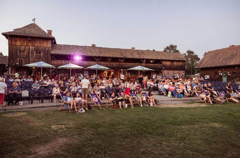 Gemütliche Filmabende erleben - das ist vom 11. Juli bis 11. August im Hof der Krabatmühle möglich.
