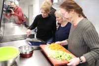 Auch die Vereinschefinnen kochen mit.