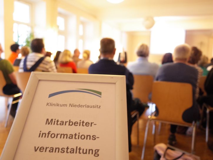 Insgesamt rund 150 Mitarbeiter des Klinikums Niederlausitz hat Geschäftsführer Uwe Böttcher am 20. und 21. November an beiden Standorten über die aktuelle Situation des Klinikums informiert. Foto: Klinikum Niederlausitz/Kristin Dolk
