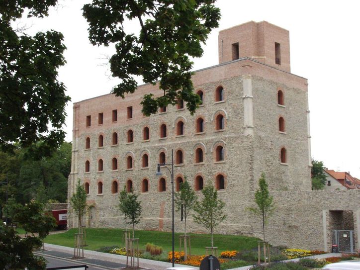 Ein Blick vom Großenhainer Bergfried eröffnet viele neue Perspektiven.  Foto: Farrar