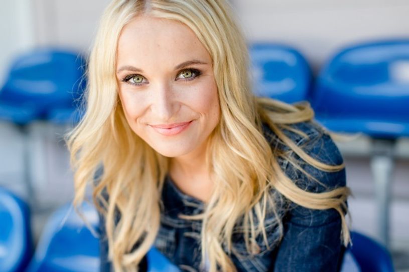 Nele Schenker, gebürtige Cottbuserin, moderiert bei Sport1 u.a. "Bundesliga aktuell". Foto: SPORT1/Nadine Rupp