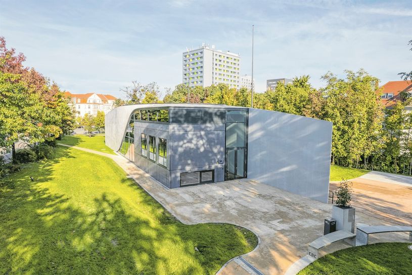 An der Einsteinstraße 12 in Dresden steht das Experimentalgebäude aus Carbonbeton. Die neue Bauweise ist ein Meilenstein in der Baubranche.
