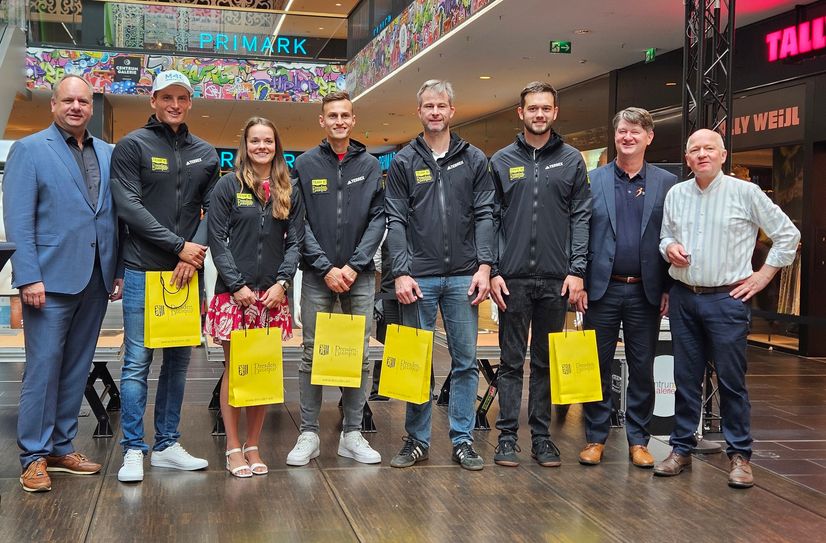 Oberbürgermeister Dirk Hilbert und Lars-Detlef Kluger, Präsident des StadtSportBundes Dresden, verabschiedeten das Dresdner Olympia-Team am 15. Juni nach Paris.