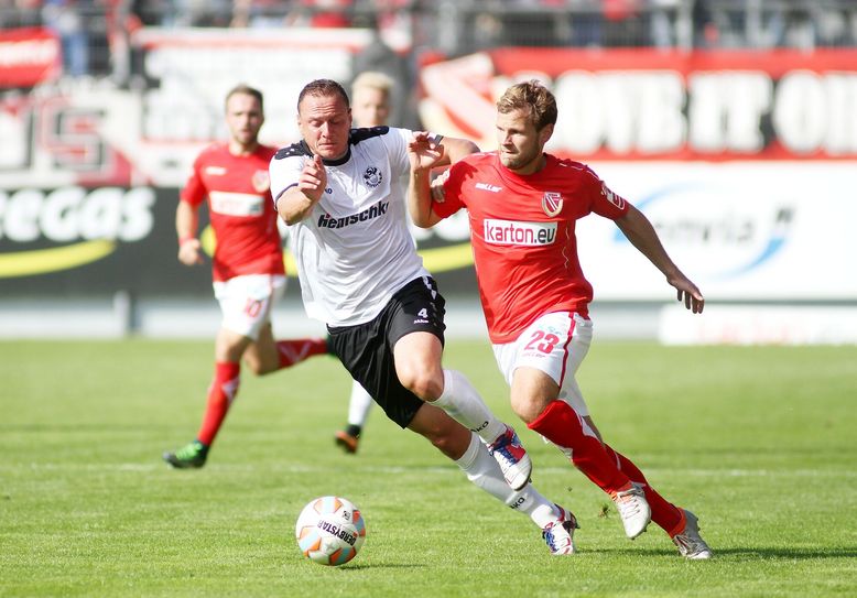 Laufduell zwischen Christoph Klippel (links, Bautzen) und Benjamin Förster( Rechts, Cottbus). Foto: Torsten Zettl