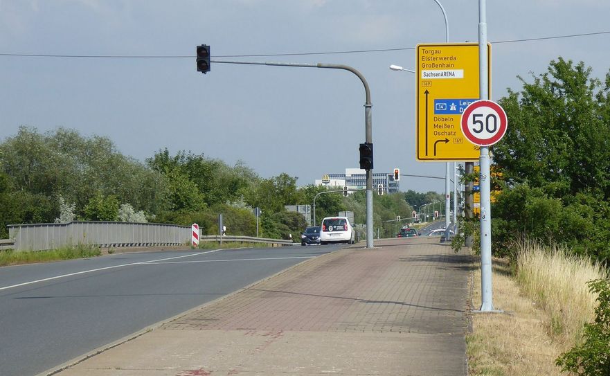 Brücke Nr. 40 an der Rostocker Straße in Riesa-Weida wird bald saniert. Fotos: Farrar