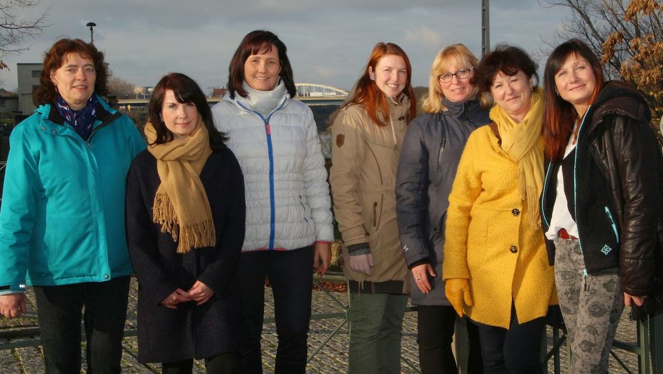 Steffi Sossna (Mediaberaterin), Kathleen Müller (Mediaberaterin), Verena Farrar (Reporterin), Stefanie Thomas (Verkaufsinnendienst), Anett Stel (Ticketverkauf und Familienanzeigen), Kerstin Baumert (Bereichsleiterin Verkauf) und Dörte Hanisch (Ticketverkauf und Familienanzeigen).