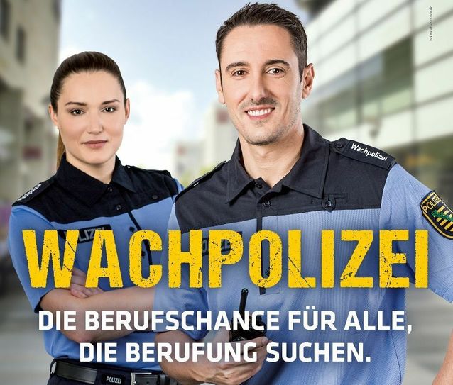 Mit diesem Plakat wirbt der Freistaat derzeit u.a. an Haltestellen für die Ausbildung in der Wachpolizei. Die Nachfrage ist recht groß, über 500 Bewerber gibt es schon.