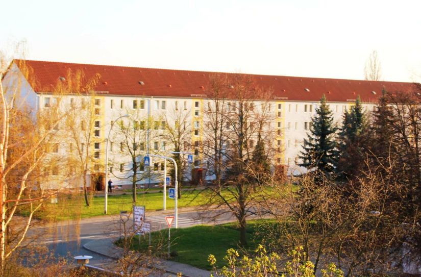 Mitten im Weidaer Wohngebiet werden Dr. Karsta Weller und ihr Praxiskollege Marc Decker ab August wieder für ihre Patienten da sein.