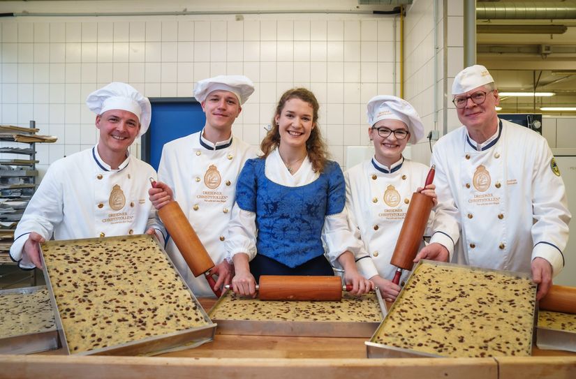 Backen der Riesenstollenplatten