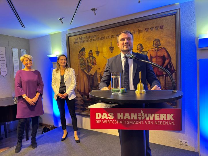 Für Brandenburgs neuen Wirtschaftsminister Daniel Keller war es der erste öffentliche Auftritt bei der Südbrandenburger Wirtschaft.