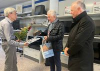 Geschneke zum 100-Jährigen.