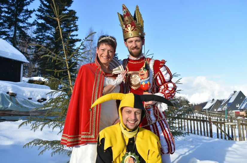 Für Prinzessin Susi war es eine totale Überraschung, als Sie ihren Mann Rene erblickte. Beide wurden nun als Prinzenpaar gekrönt.