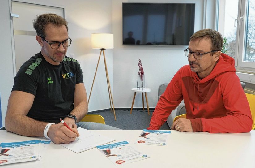 Jan Przybilski und Jens Weser planen die Kick-Off-Veranstaltung für den Senftenberg Gutschein.
