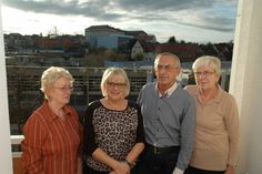 Dunkle Wolken über dem Nachbarschaftsverhältnis zu der im Bildhintergrund befindlichen Feuerwache? Dies wollen Elvi Wirth, Monika Steyer sowie Norbert und Brigitte Waurich (v.l.n.r.) eigentlich nicht. Foto: Hache