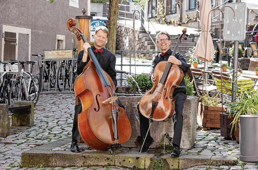 Andreas Dude (Kontrabass) und Norbert Schröder (Violoncello)
