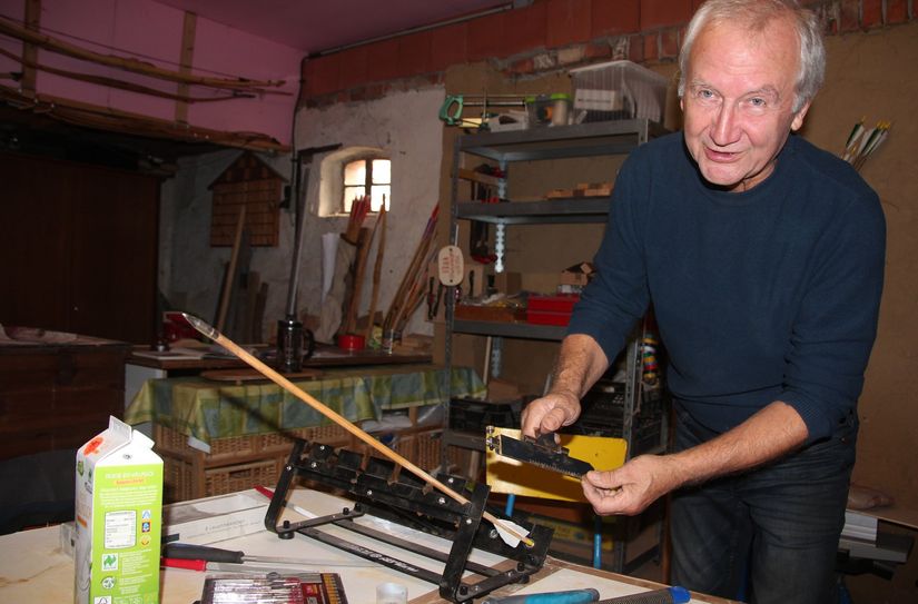 Auch die Pfeile für den selbstgebauten Bogen entstehen in der Werkstatt von Frank Jannack.