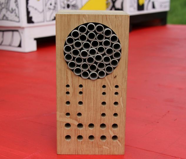 Kleines Insektenhotel für den Balkon