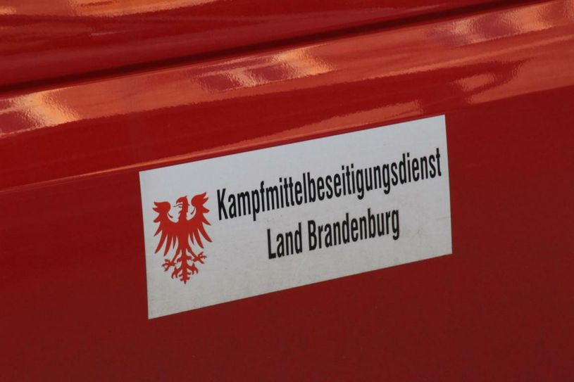 Der Kampfmittelbeseitigungsdienst ist etwa seit 7.30 Uhr vor Ort. Foto: jho