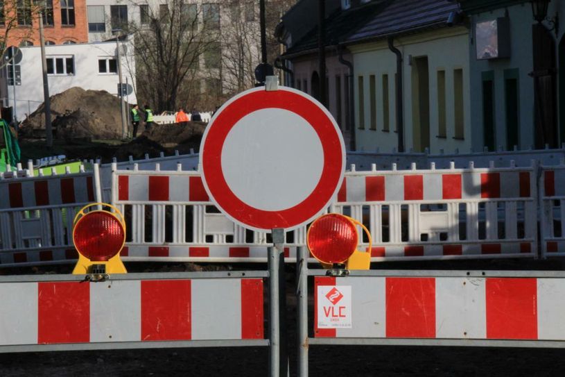 Derzeit wird am Ostrower Platz gebaut. Im Hintergrund befindet sich der Fundort der Bombe. Foto: jho