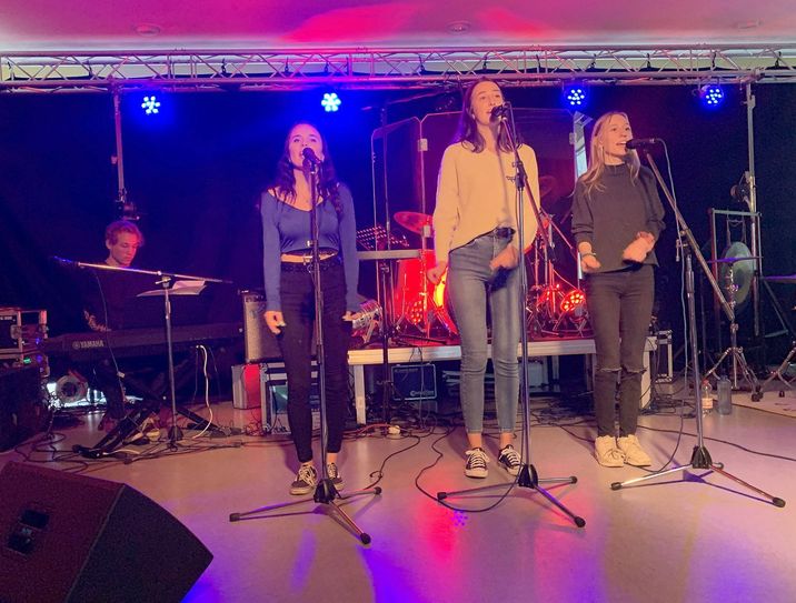 Gewannen den Sonderpreis in der Kategorie Rock-Pop: Romina Röck, Johanna Giel und Lorelies Kappler (v.l.n.r.) mit ihrem »Vocal Harmony Project«. Foto: Kreismusikschule