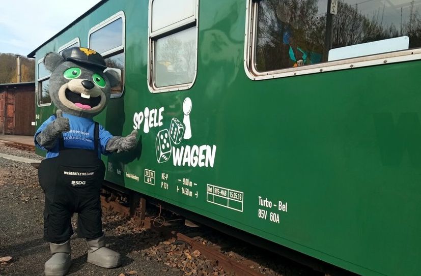 Das Rabenauer Rußhörnchen weiß, welcher Wagen der neue Spielewagen ist.