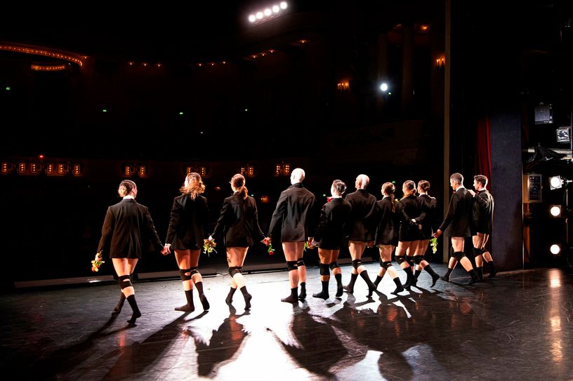 Impressionen vom Schlussapplaus bei der Premiere des dreiteiligen Ballettabends "Vom Neuen. Im Hier und Jetzt" mit Choreografien von Jörg Mannes und Ihsan Rustem.