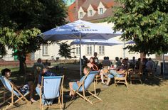 Am Kulturhaus in Laubusch öffnet jeden Freitagnachmittag die Sommer-Lounge, ein neues Angebot des Vereins Freunde des Kulturhaus Laubusch e.V.
