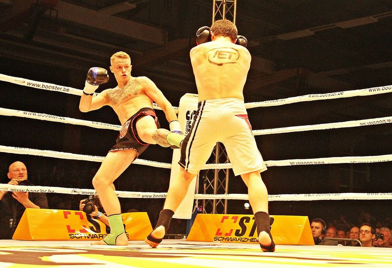 Charlie Feike (li.) wird den Hauptkampf während der 9. Explosion Fight Night bestreiten. Foto: Explosion Fight Night