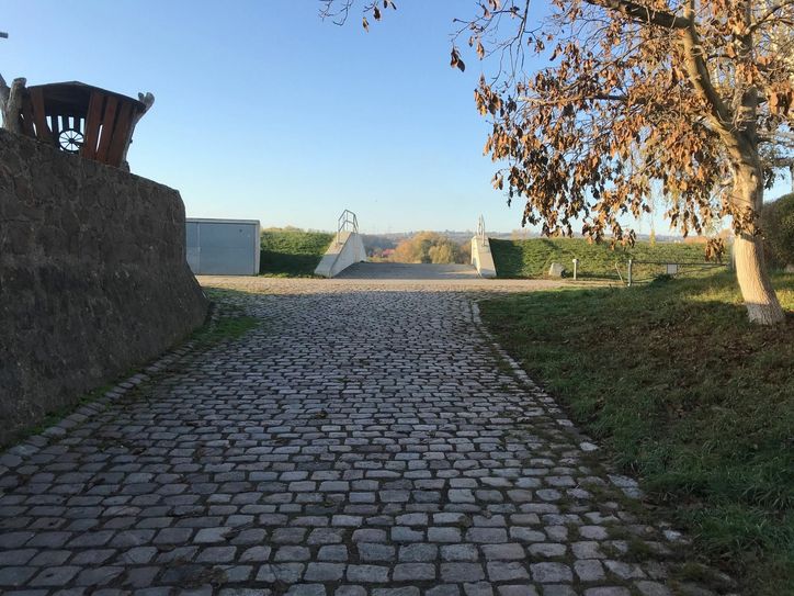 Die Zufahrt in Altkaditz.