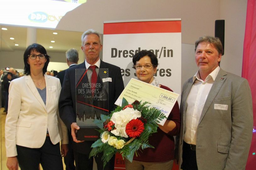 WochenKurier-Verlagsleiterin Sina Häse, Ralph Hausmann (in Vertretung für Uwe Steimle, Ute Gernreich vom Katzenhaus Luga und Torsten Berge, WochenKurier-Verlagsleiter (v.l.)