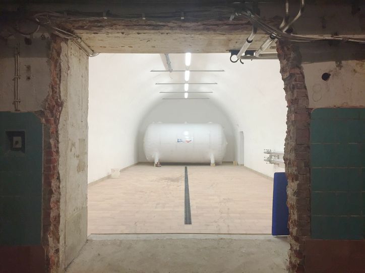 Der erste Tank hat sein Ziel, die Abteilung acht, erreicht. Foto: Landskron