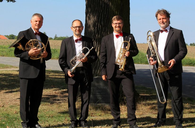 Die Bautz‘ner Stadtpfeifer beenden auch in diesem Jahr den Lausitzer Musiksommer mit dem »Abblasen« vom Rathausturm.
