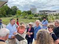 Bürgergespräch mit OB Tobias Schick in der Stadtpromenade und am ehemaligen Galeria-Gebäude.