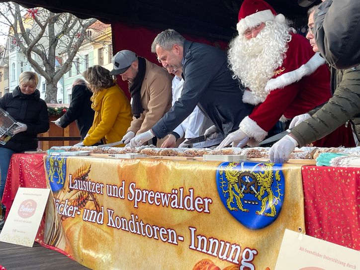 Der Cottbuser Weihnachtsmarkt ist eröffnet.