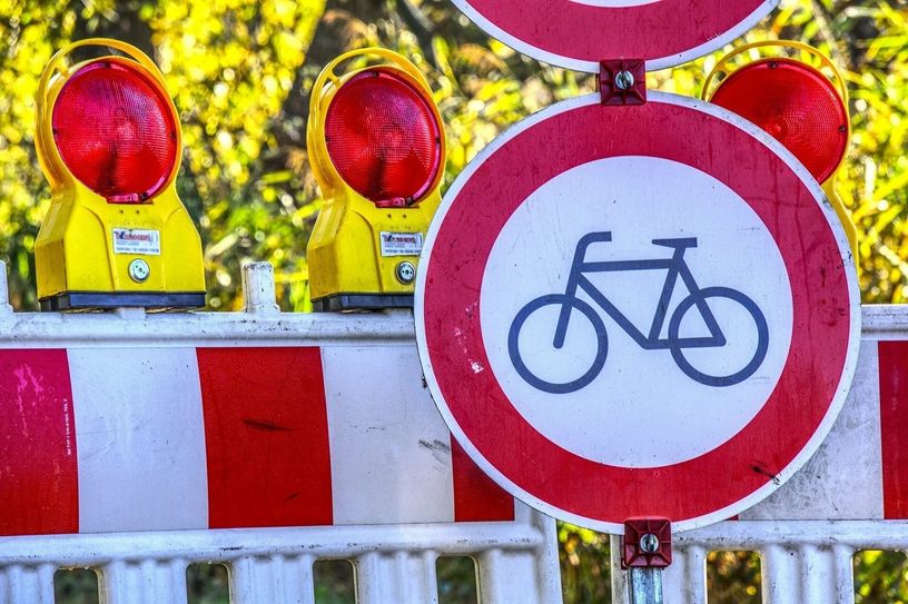 Symbolbild. Die Durchfahrt des Drebnitzer Wegs ist für zwei Tage gesperrt.