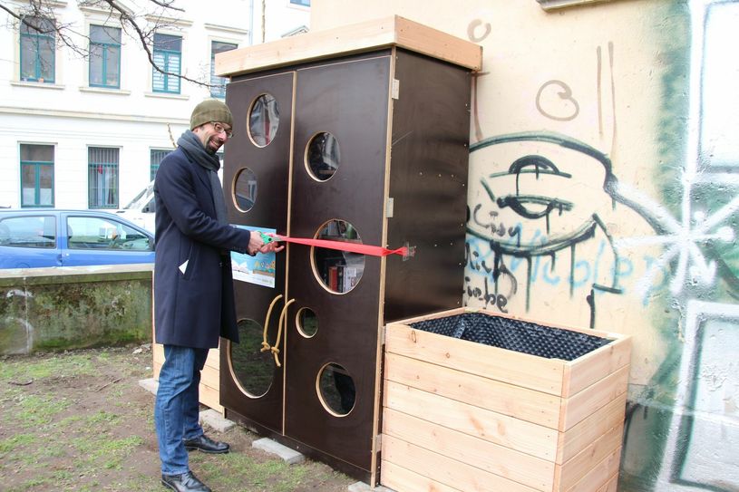 Das symbolische Durchschneiden des roten Bandes muss ein