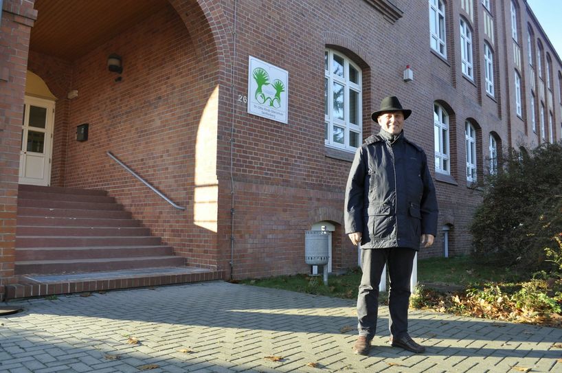 Die Dr.-Otto-Rindt-Oberschule mit Schulleiter Frank Losch freute sich im Juni dieses Jahres über den ersten Platz des Inklusionspreises OSL 2016. Foto: Landkreis Oberspreewald-Lausitz