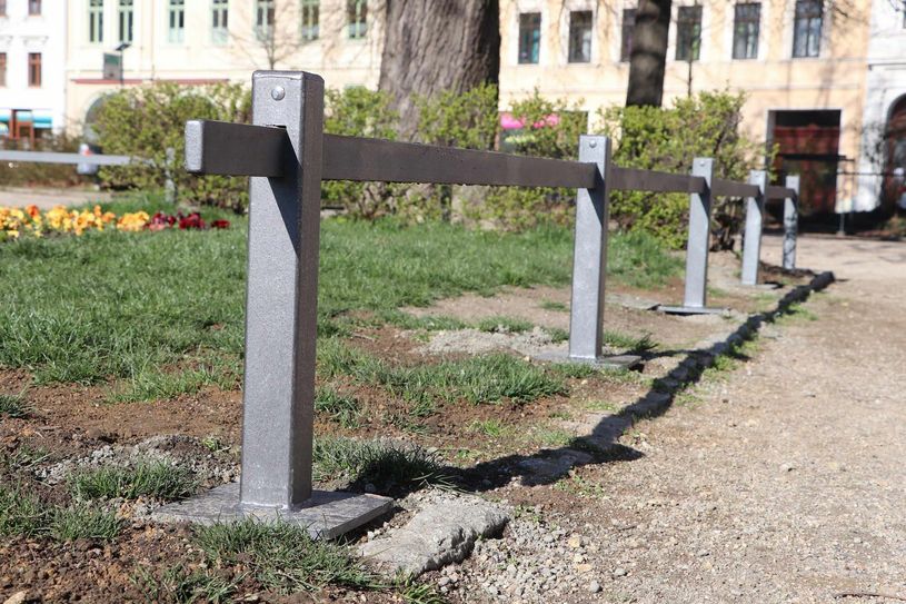 Der Wilhelmsplatz bekam neue Rabattengeländer spendiert. Foto: Stadt Görlitz