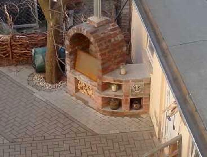 Der selbst gebaute Grill für Grill-Partys