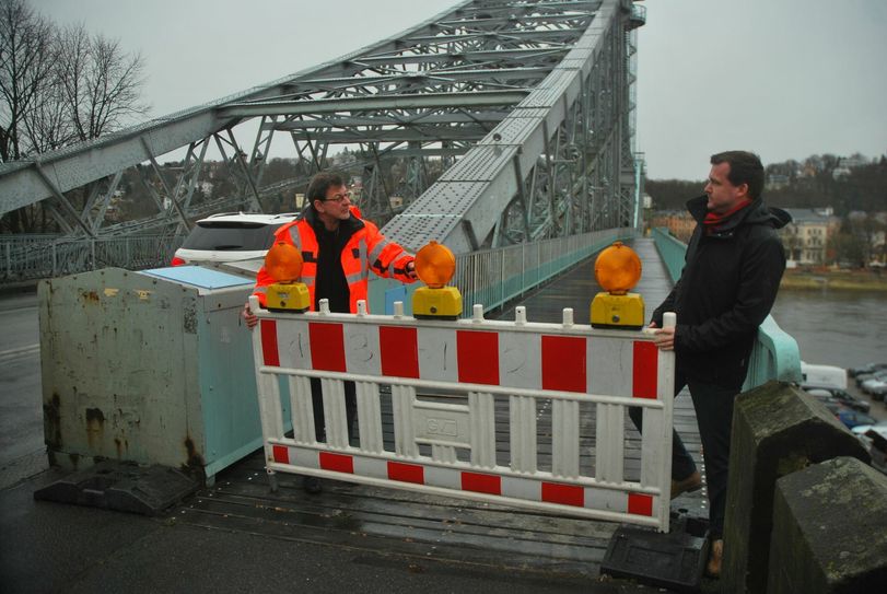 Der oberstromseitige Fußweg ist wieder offen.